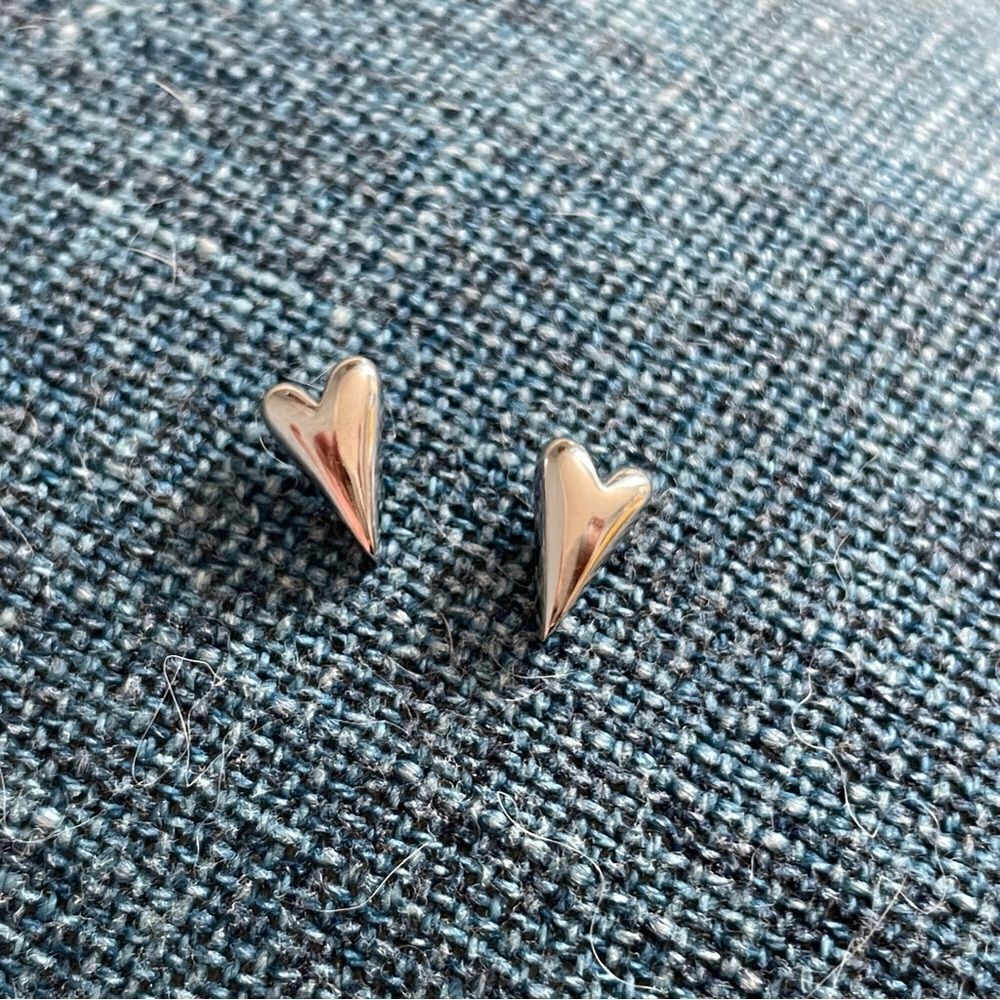 NEW Heart Stud Earrings 925 Silver Plated 8mm